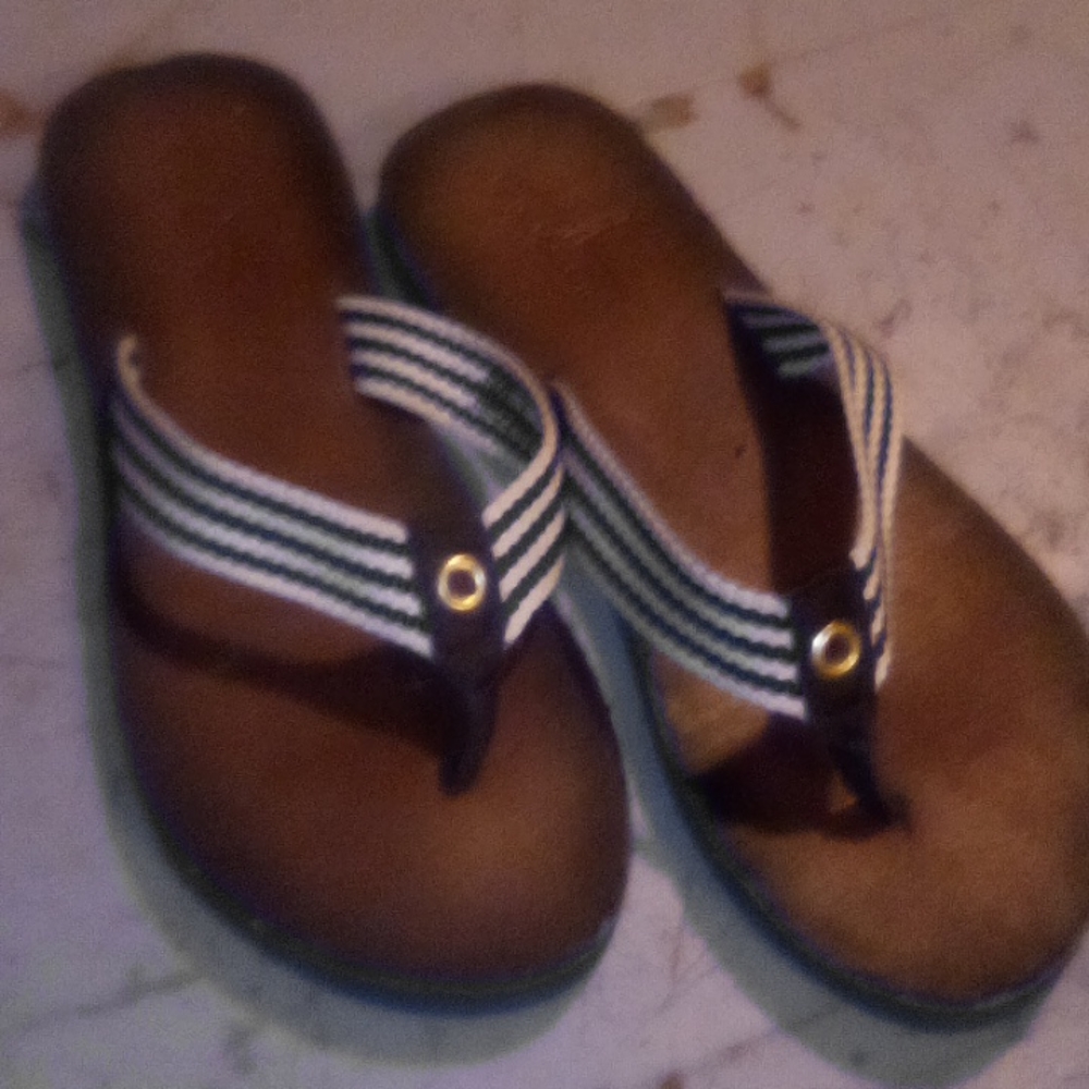 Blue Fin set of three flip flops